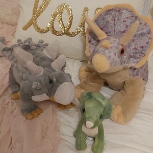 4 Dinosaur stuffed animals like new